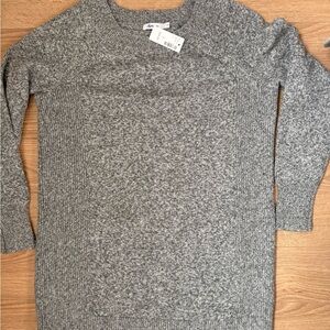 REITMANS - NWT - Gray Knit Sweater
